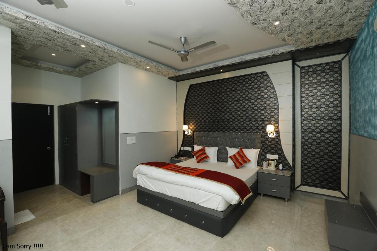 The Park Presidency Hotel Bareilly Exterior foto