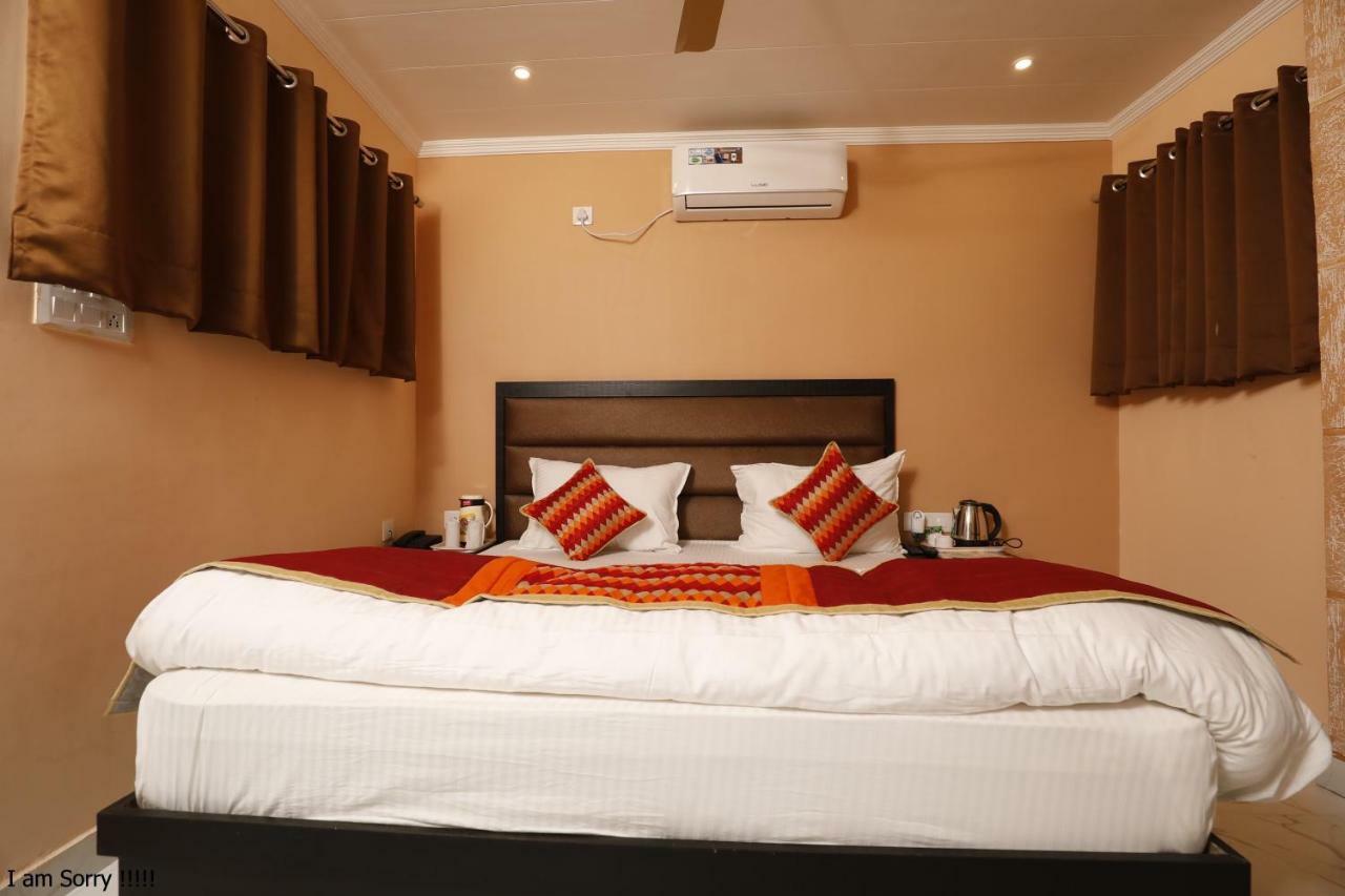 The Park Presidency Hotel Bareilly Exterior foto