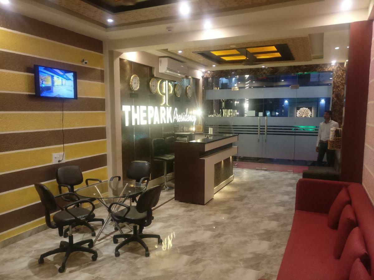 The Park Presidency Hotel Bareilly Exterior foto